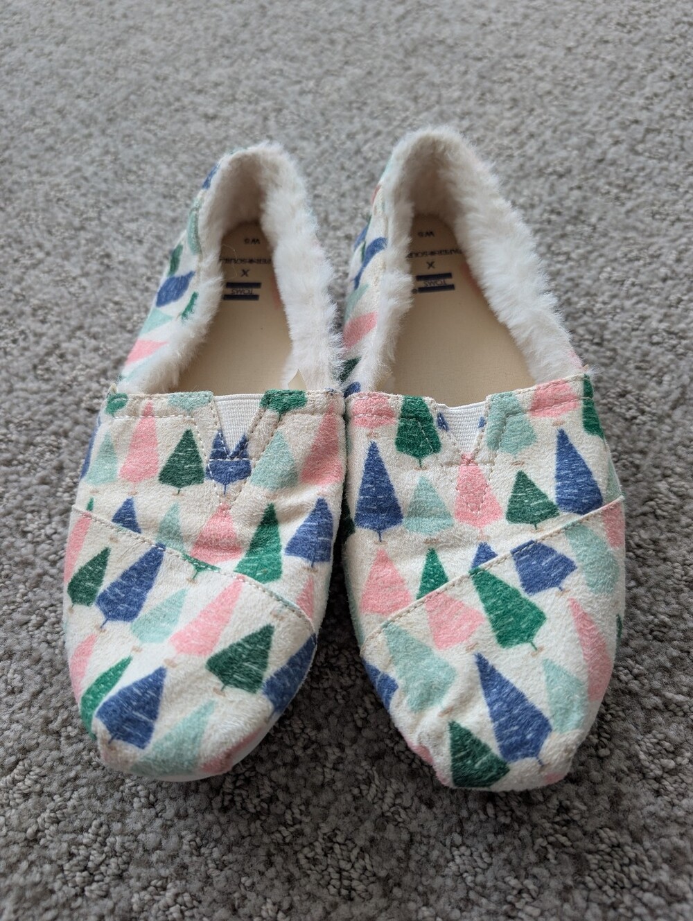 Cozy Toms Slip-On Slippers With Pastel Green, Blue & Pink Christmas Tree Design